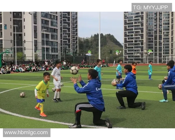 成都儿童足球热潮兴起培养未来足球明星的摇篮